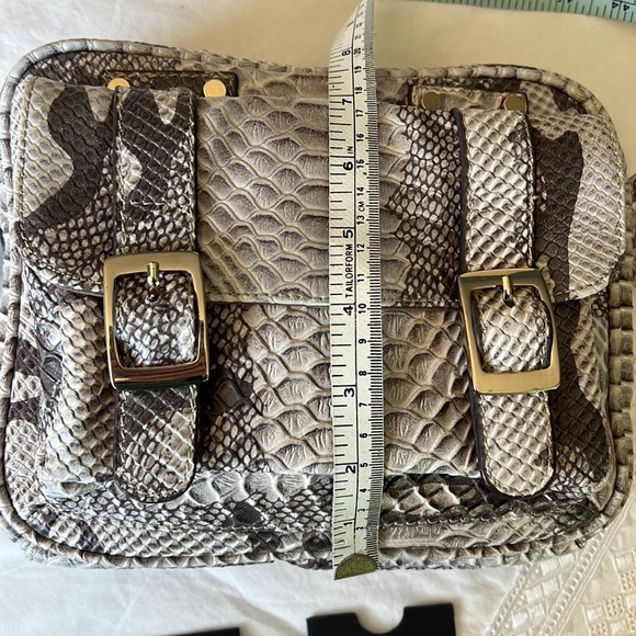 ADA ( Australian) leather crossbody bag - Picture 13 of 16